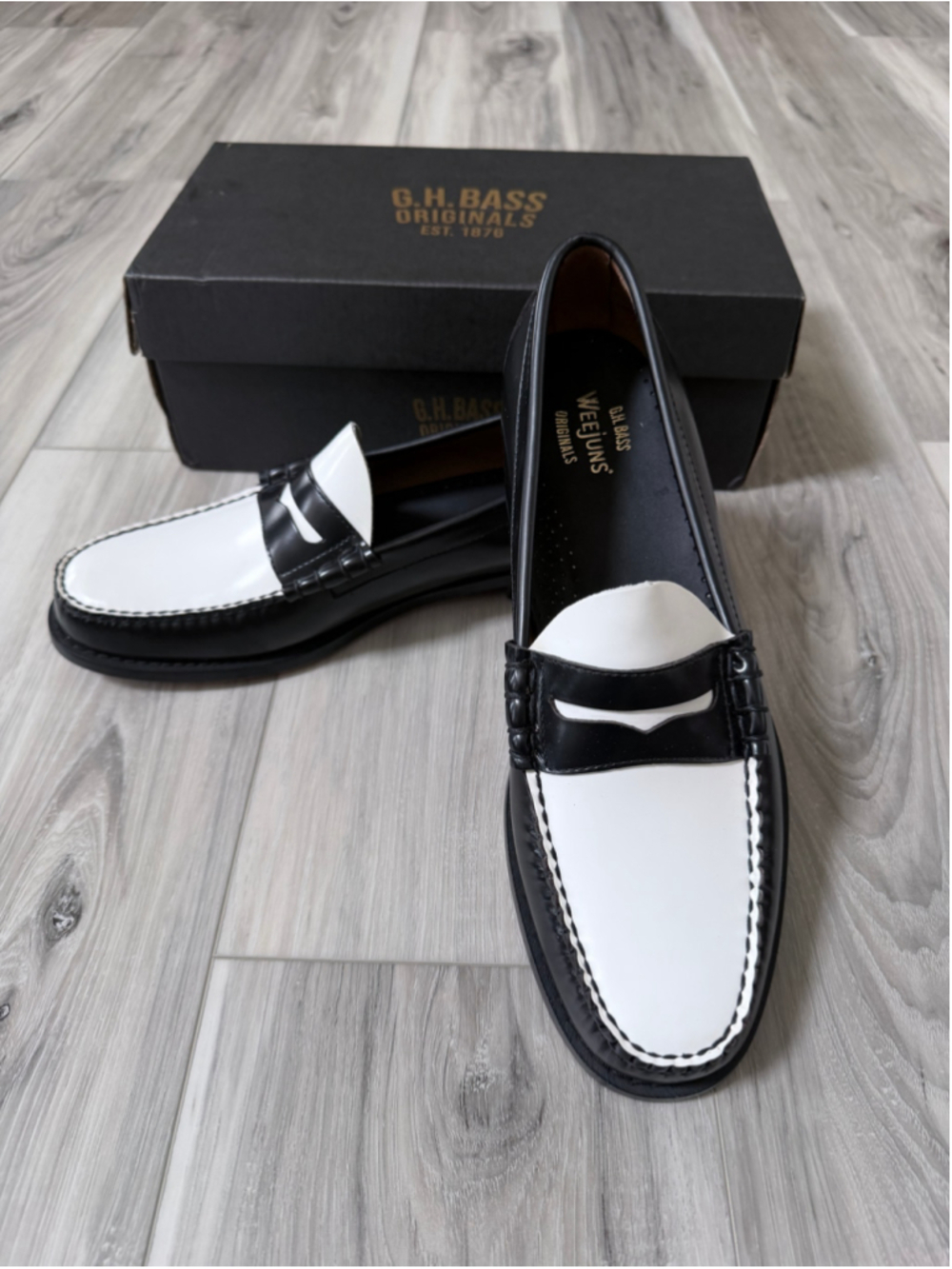 G.H. Bass Weejuns Larson Penny Loafers US 12 Black White Leather NIB